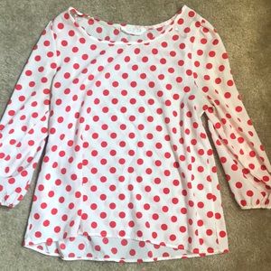Red polka dot quarter length shirt